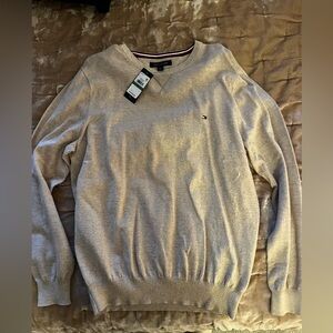 Tommy Hilfiger sweater